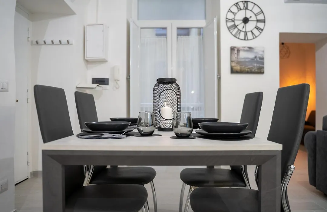 Dietro al Plebiscito luxury suite-1