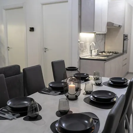 Dietro al Plebiscito luxury suite-2