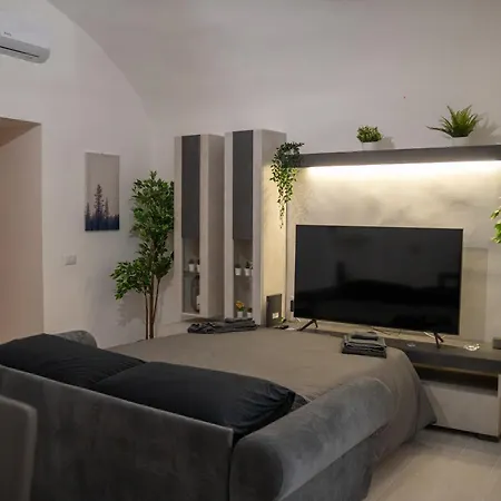Dietro al Plebiscito luxury suite-3